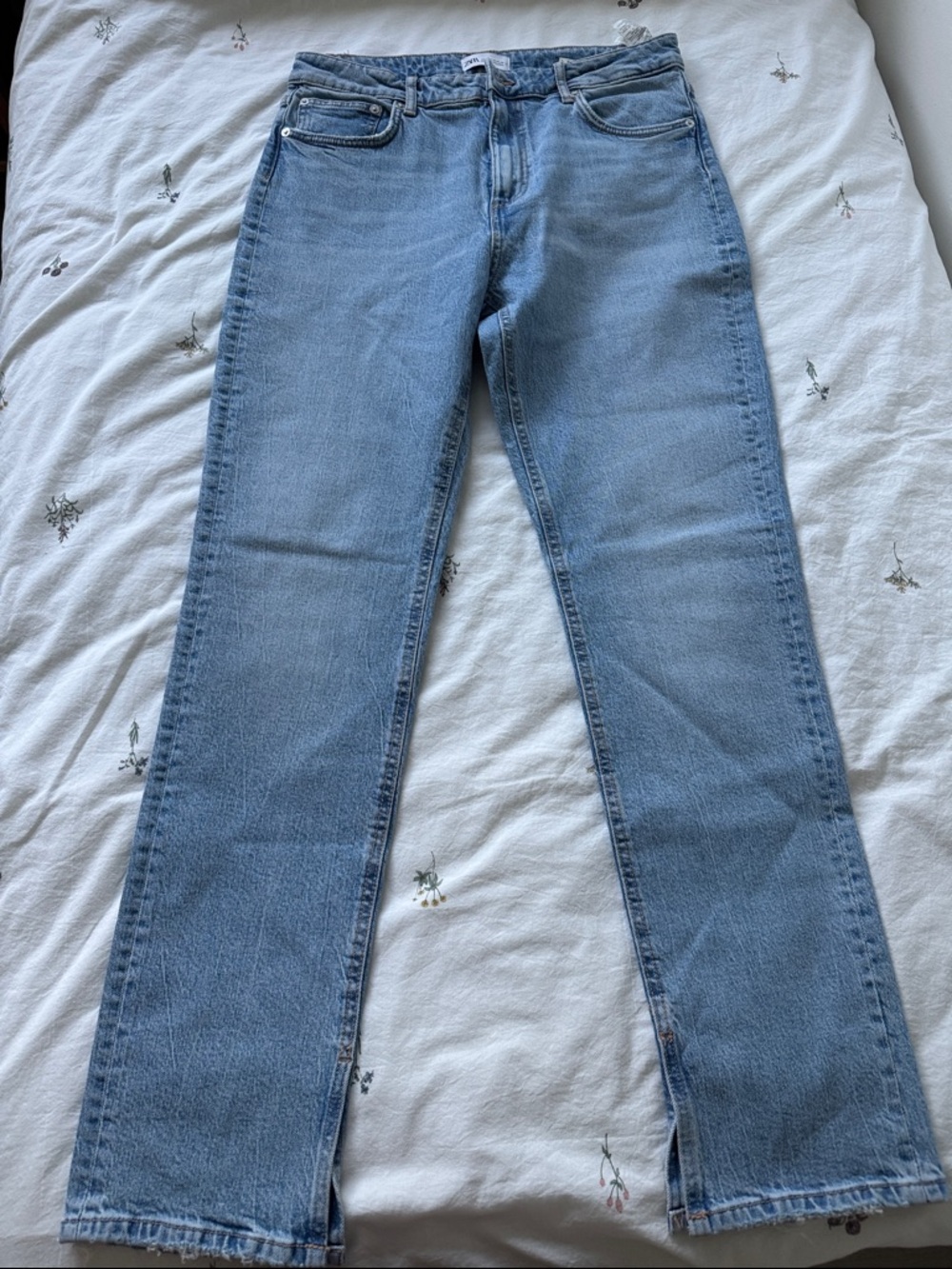 Zara Light Wash Straight-Leg Women's Jeans